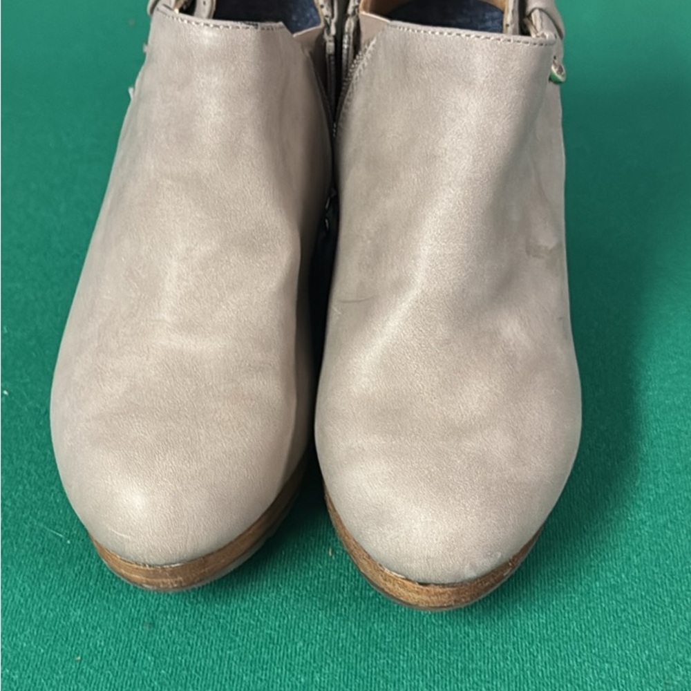 Women's Leather Cream Ankle Boots